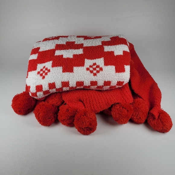 NWT PINK Victoria's Secret MARSHMALLOW Pom-Pom Tasel Red-White Blanket Cozy - Picture 3 of 9